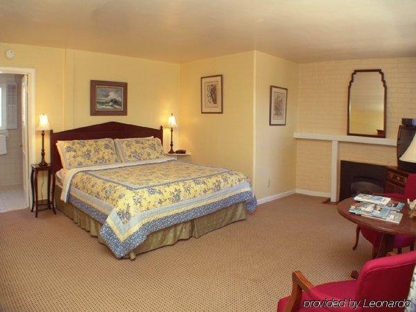 Фото Carmel Wayfarer Inn