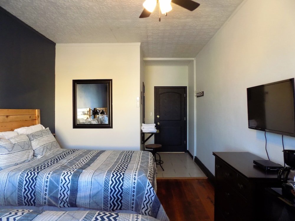 Фото The Landmark Inn