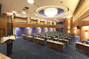 Holiday Inn Ankara - Kavaklidere (Ankara, Çankaya, Tunus Cad., 7), otel  Çankaya'dan