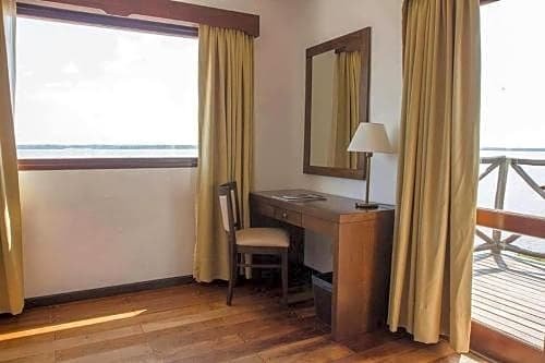 Фото Howard Johnson by Wyndham Express Inn Ituzaingo