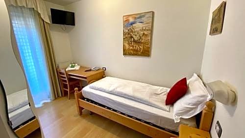 Фото Casteluce Hotel Funivie Pinzolo