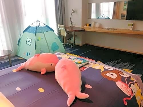 Фото Holiday Inn Express Qingdao West Coast, an Ihg Hotel