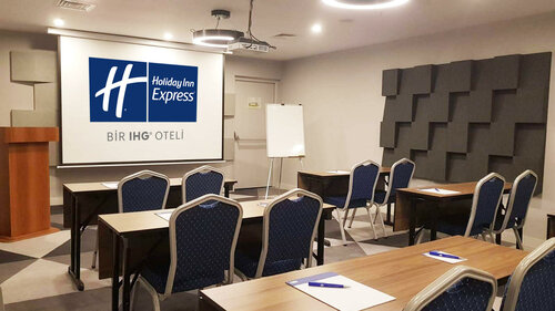 Гостиница Holiday Inn Express Istanbul - Atakoy Metro в Бахчелиэвлере