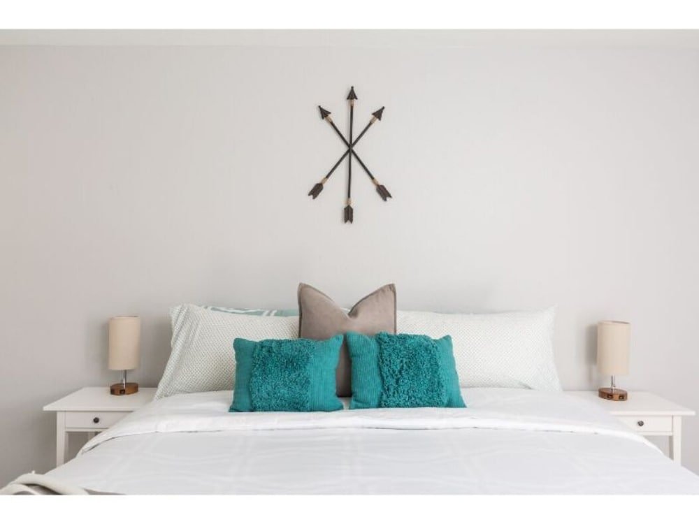 Фото Elm - Modern 4bd Private Pool & Walk to Biltmore