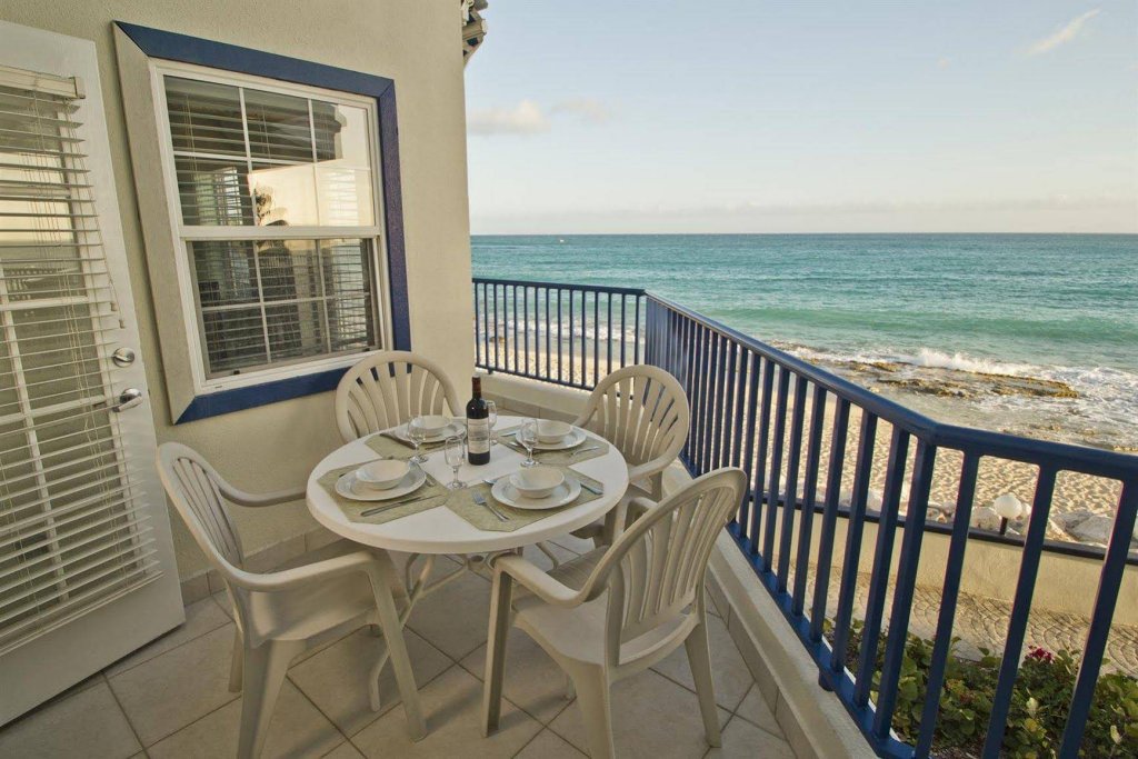 Фото Flamingo Beach Resort by Diamond Resorts