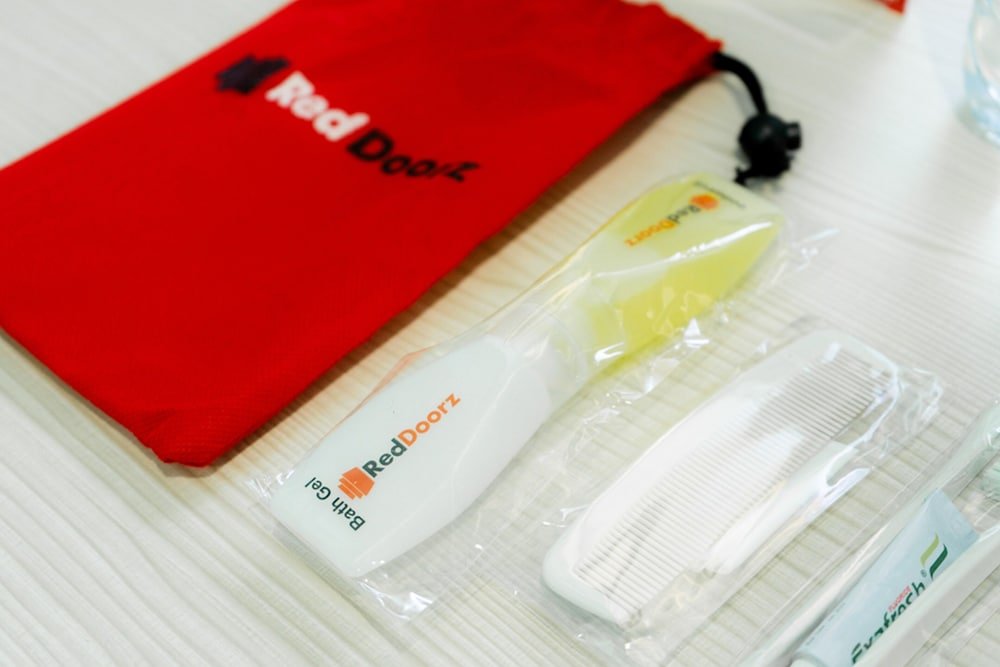 Фото RedDoorz Hostel @ Di Panjaitan Simpang Lima