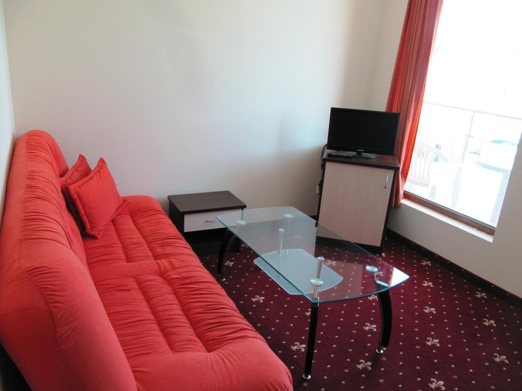 Фото Maverick Hotel