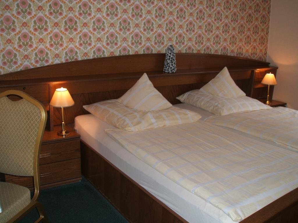 Фото Hotel Stadt Grevenbroich