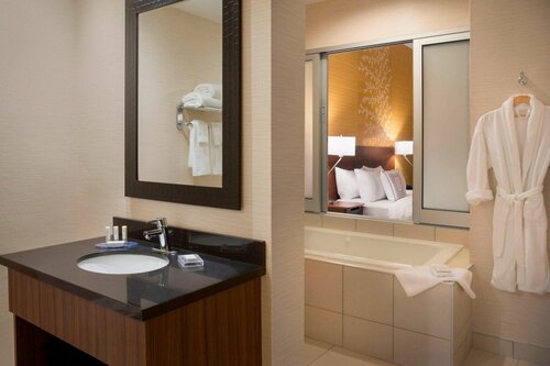 Внешний вид отеля Fairfield Inn & Suites by Marriott Ottawa Kanata в Оттаве, фото 5