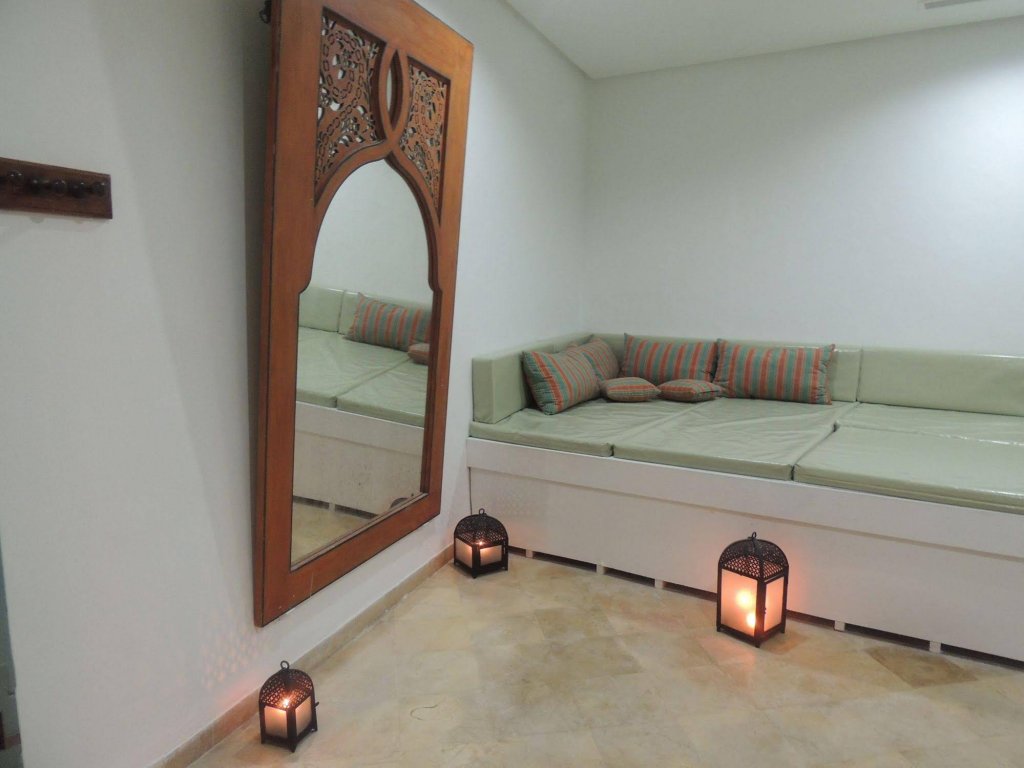 Фото Suites hotel les charmilles & SPA