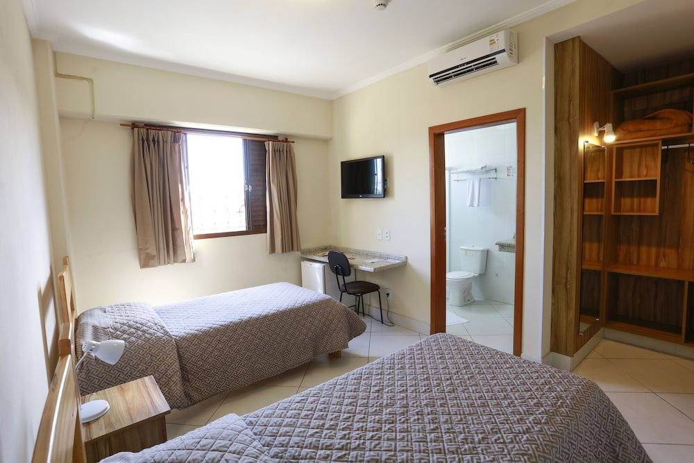 Фото Hotel Vitória Pindamonhangaba