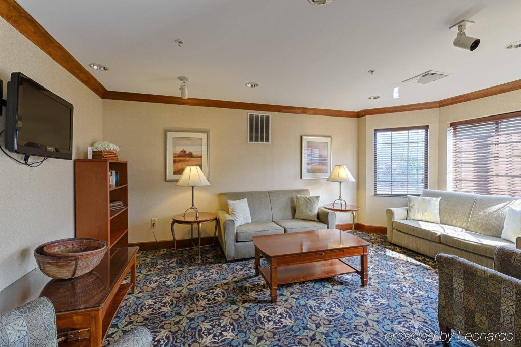 Фото Staybridge Suites Harrisburg, an Ihg Hotel