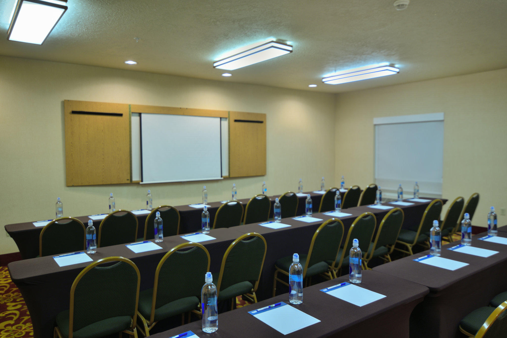 Фото Holiday Inn Express Hotel & Suites Idaho Falls, an Ihg Hotel