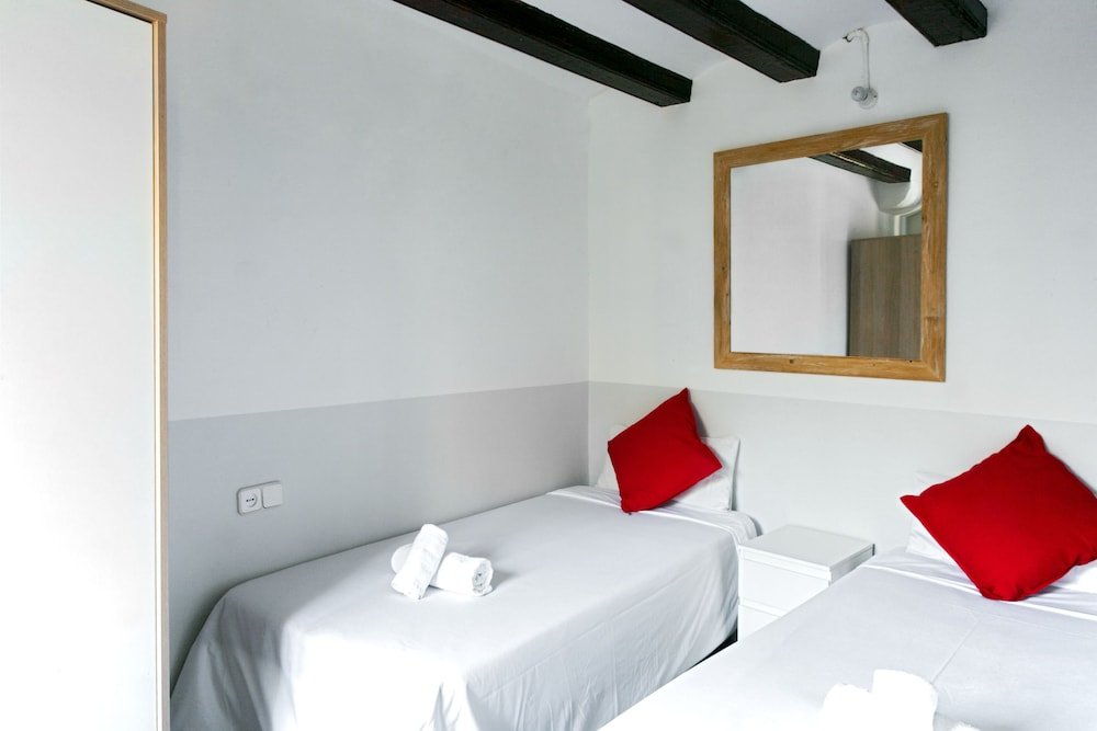 Фото My Address in Barcelona Old Town