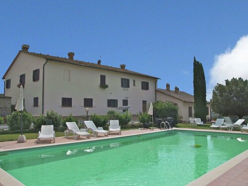 Гостиница Authentic Farmhouse in the Val D'orcia With Pool and Stunning Views в Пьенце