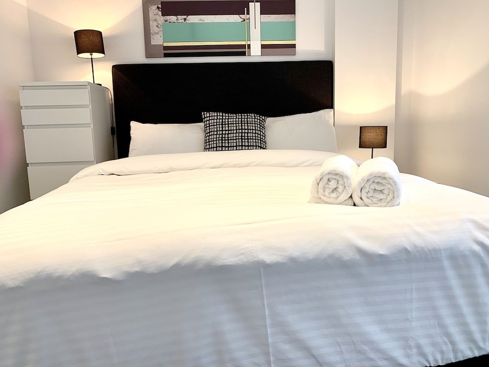 Фото ReadySet Apartments on Little Collins