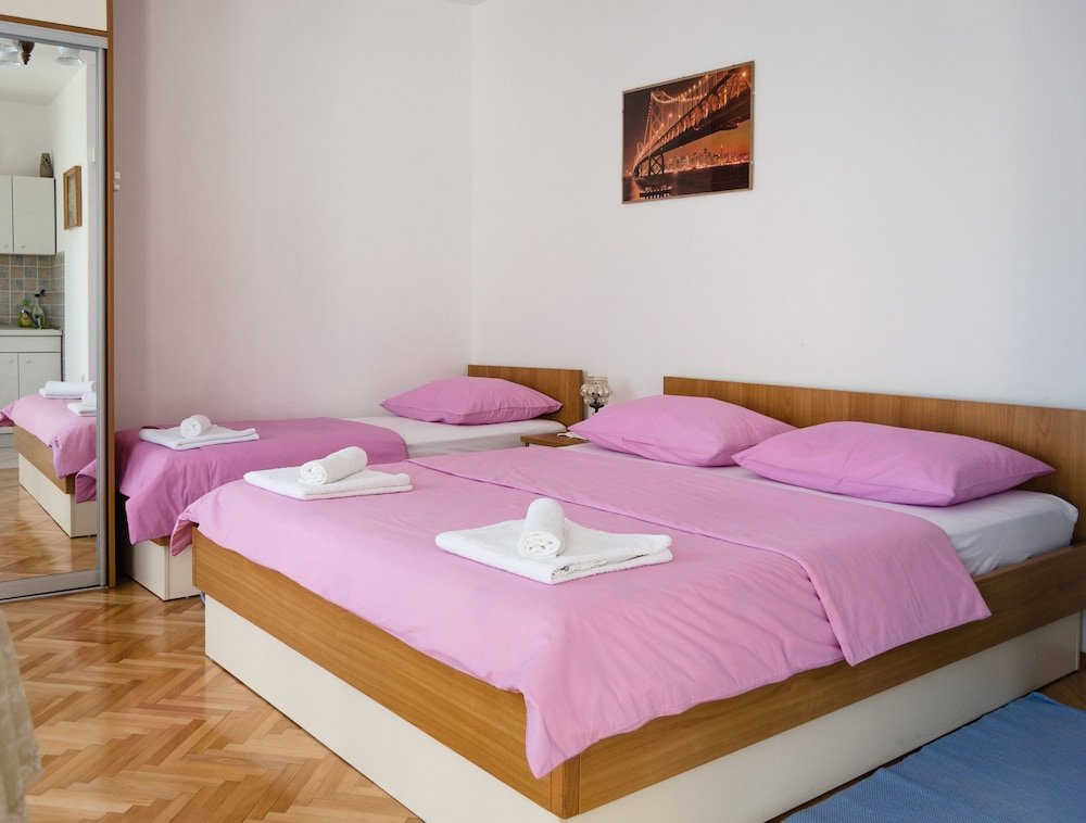 Фото Hostel Makarska