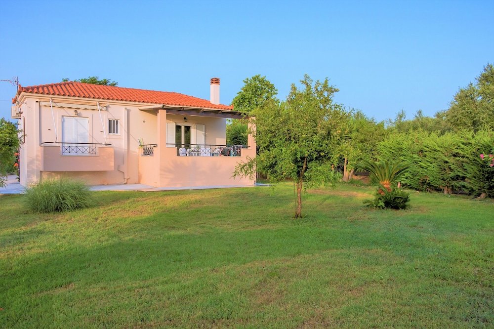 Фото Lagouvardos Apartments