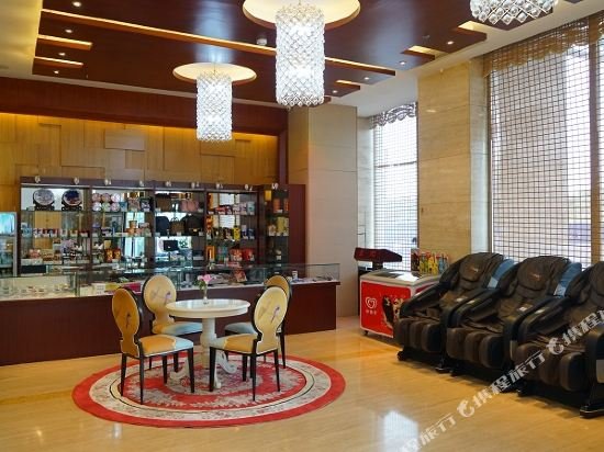 Фото China Electronics Huajing Business Hotel