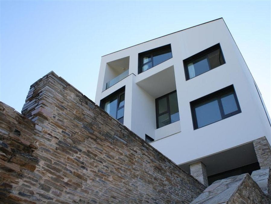 Фото Hostal Tres Campanas