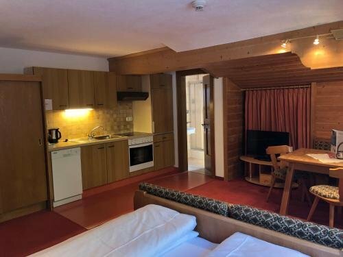 Hotel Hotel Garni Central, Tyrol, photo