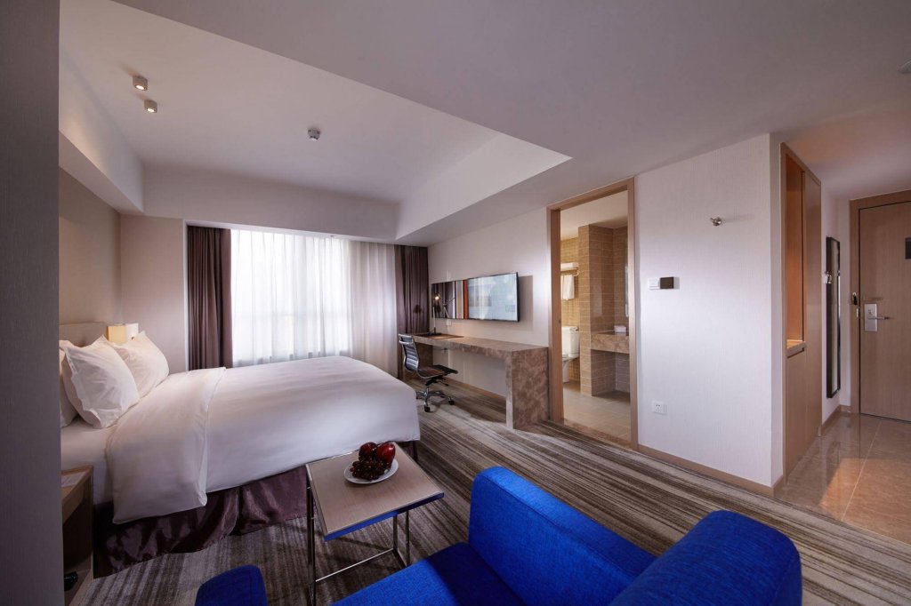 Фото Holiday Inn Express Shenyang Tawan