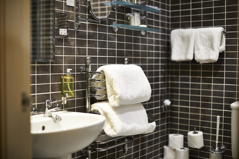 Фото  Dean Court