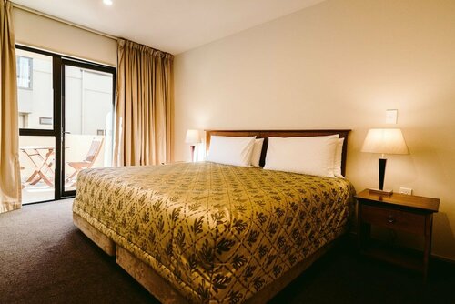 Гостиница Garden Court Suites And Apartments в Куинстауне