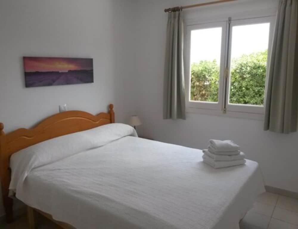 Фото Apartamentos Ses Anneres