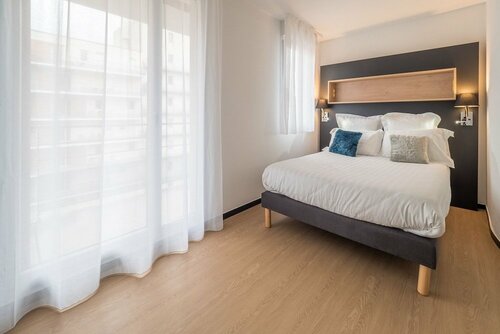 Хостел Le Hüb Grenoble в Гренобле