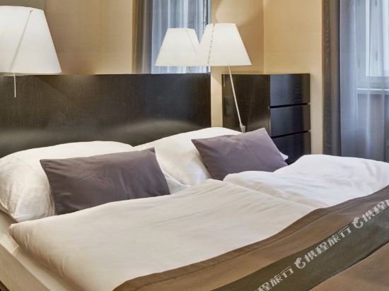 Фото Mamaison Residence Belgicka