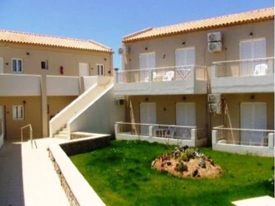 Фото Mani's Rose Hotel