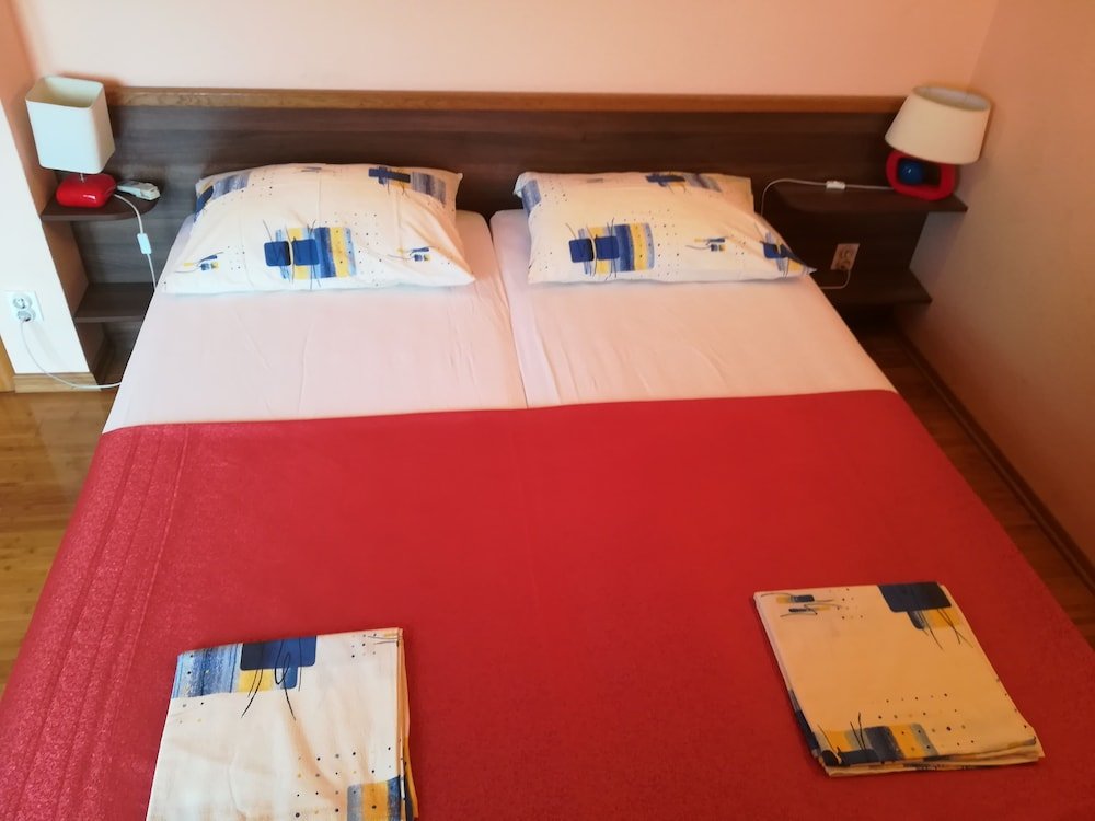 Фото S And L Apartments