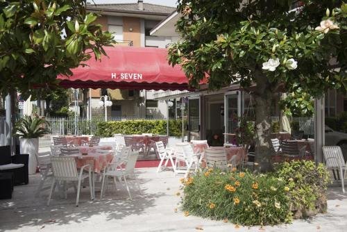 Фото Hotel Seven