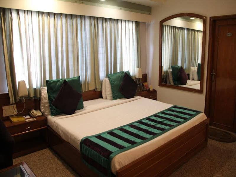 Фото Hotel Swati Deluxe