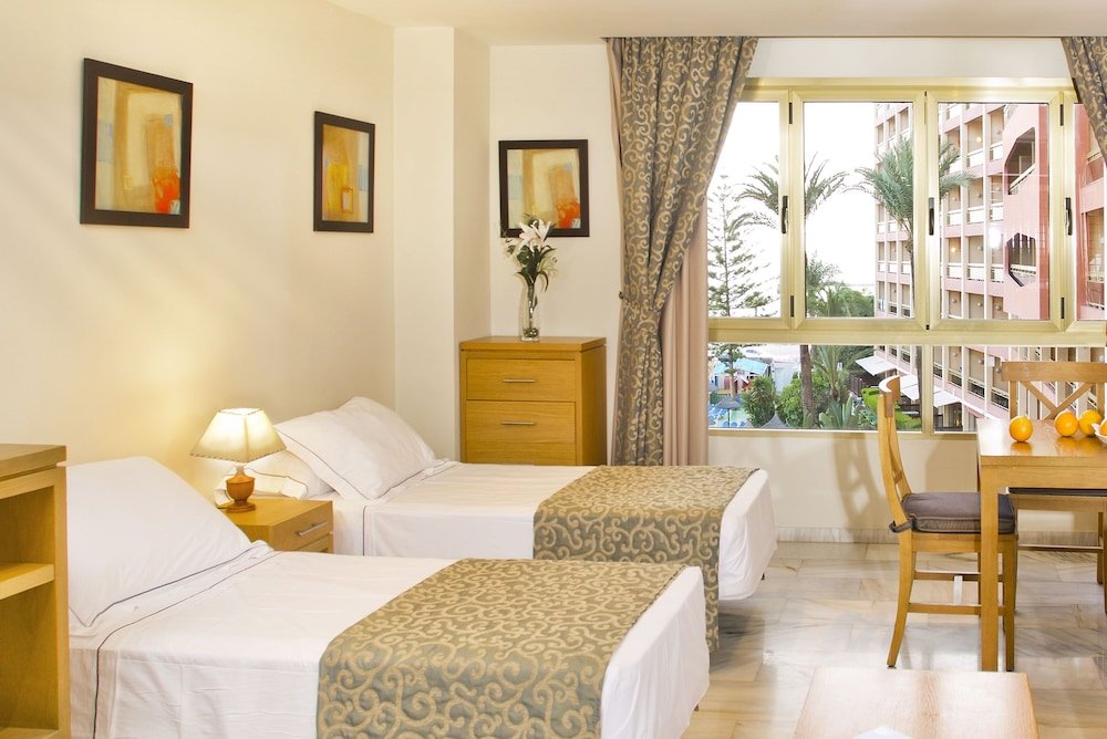 Фото Sunset Beach Club Hotel Apartments