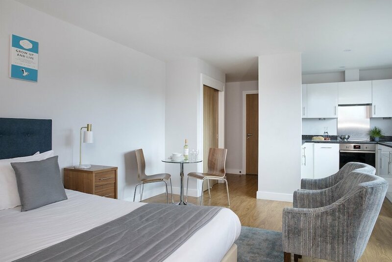 Гостиница Saco Aparthotel Farnborough