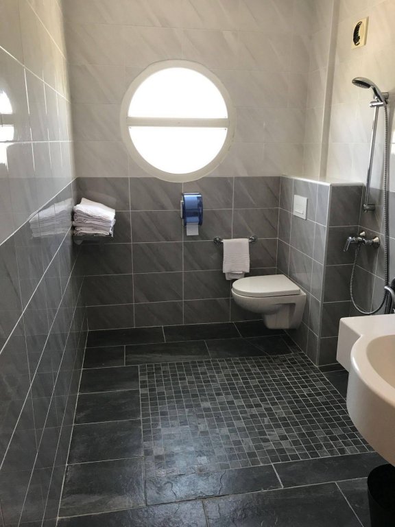 Фото Hôtel Restaurant Kyriad Direct Dijon Nord - Zenith - Toison d'Or