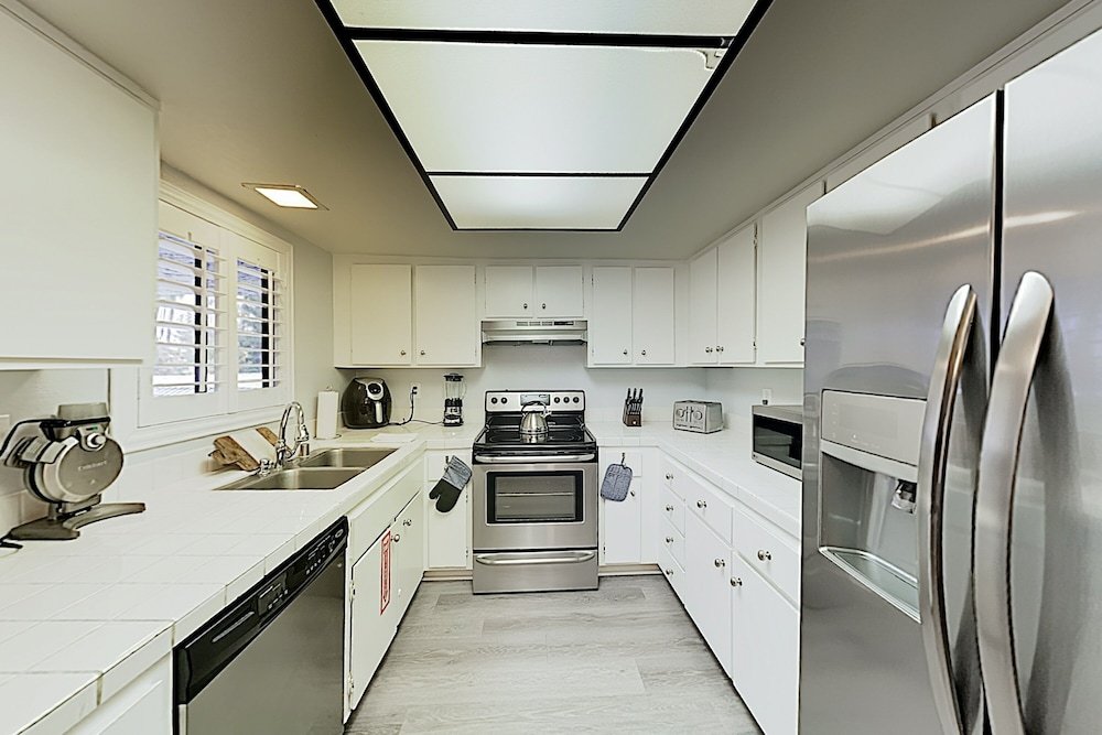 Фото New Listing! Palm Tree W Pools & Hot Tubs 2 Bedroom Condo