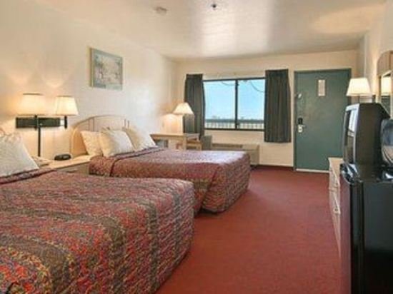 Фото Days Inn by Wyndham Buckeye