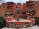 Юный повстанец (Варшава, улица Вонский Дунай, 20), памятник, мемориал в Мазовецком воеводстве