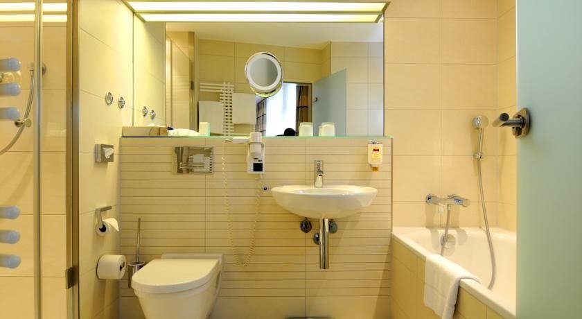 Фото Leonardo Hotel München City West