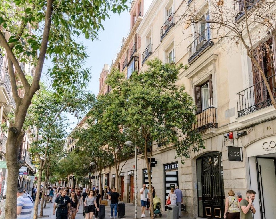 Фото Aspasios Gran Vía Apartments