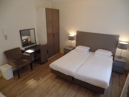 Фото Hotel Corner House