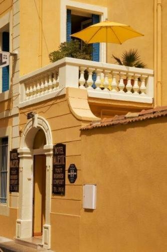 Гостиница Majestic Hotel в Ниме