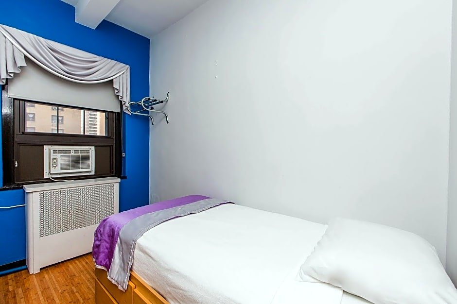 Фото Vanderbilt Ymca Hostel