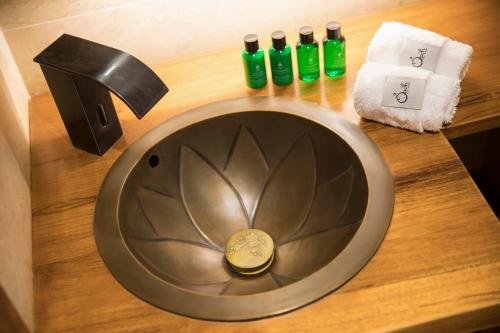 Фото The Radh Hotel