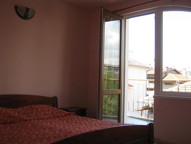 Фото Palace Deluxe Hotel