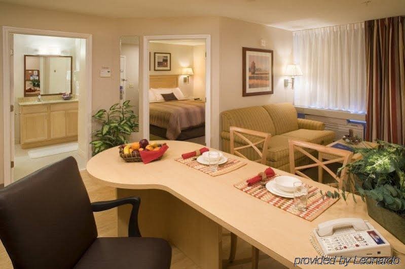 Фото Candlewood Suites Reading, an Ihg Hotel