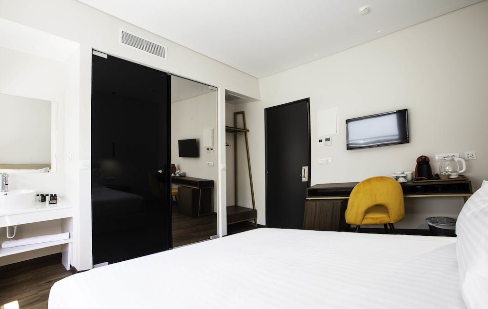 Фото B4b Athens Signature Hotel